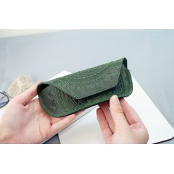 Green real Leather sunglasses case for women with embossed rustic Sun | leather glasses case Boho, cute glasses case Mandala